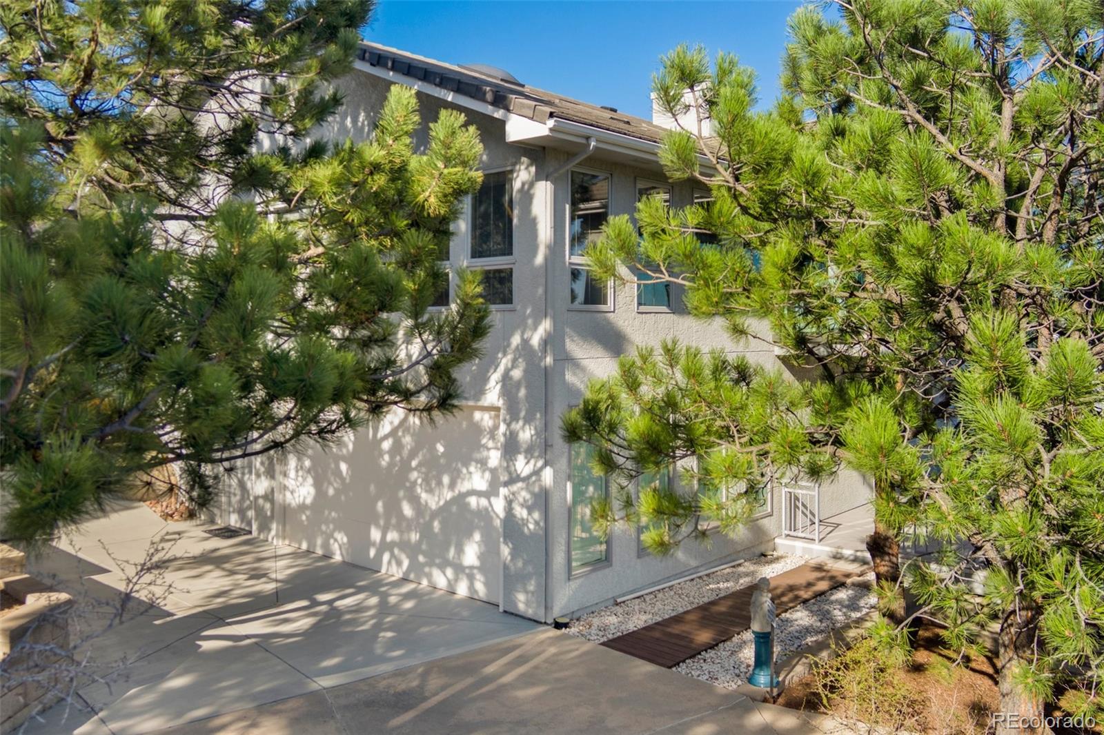 411 Sunbird Cliffs Ln, Colorado Springs, CO 80919