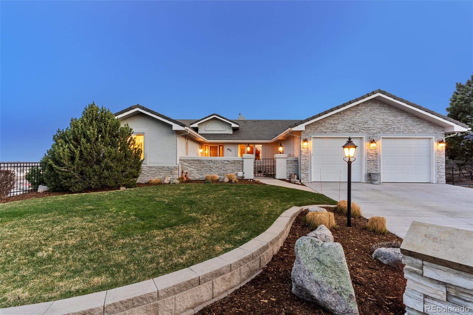 411 Sunbird Cliffs Ln, Colorado Springs, CO 80919