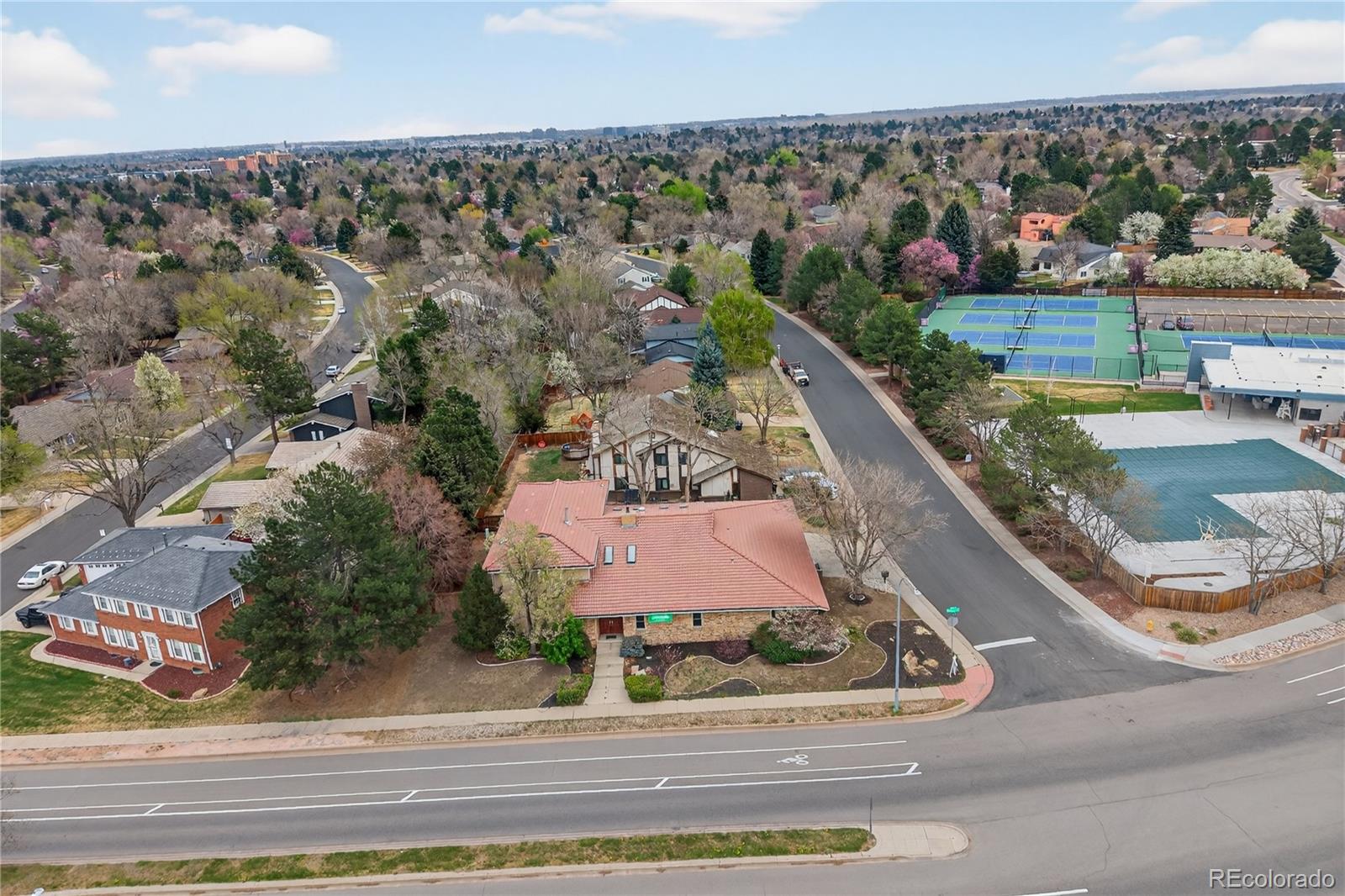 4180 S Monaco Pw, Denver, CO 80237