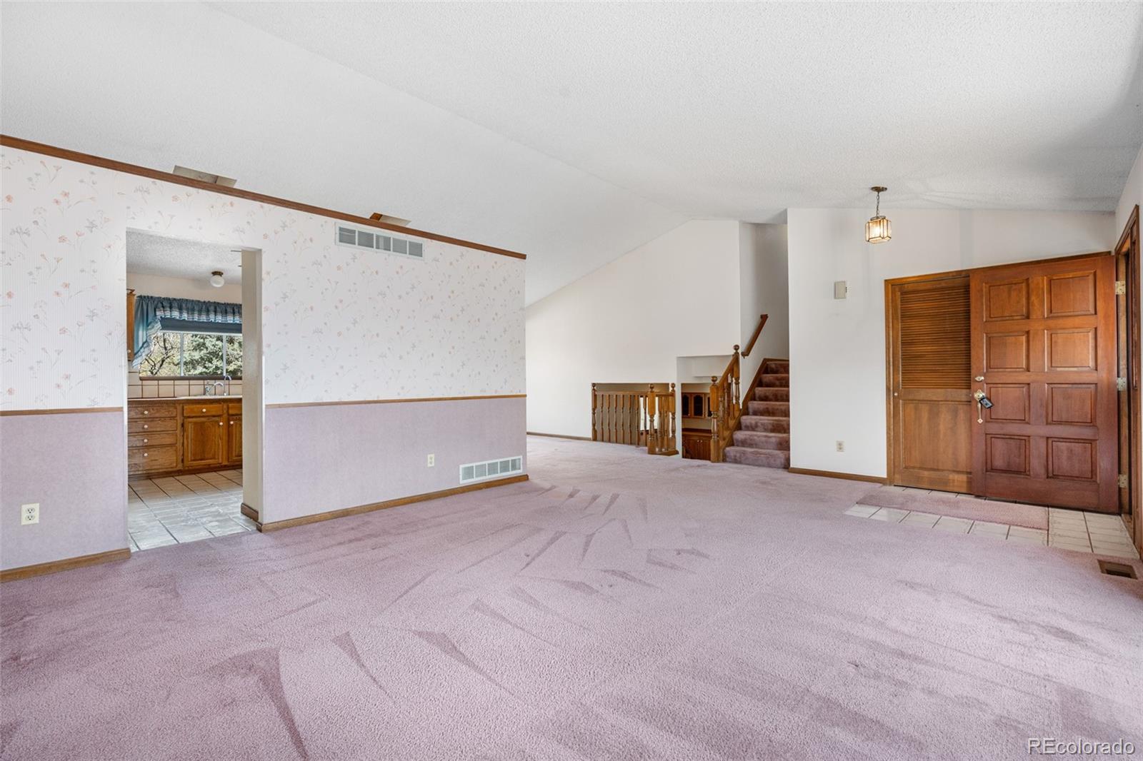 835 S Geneva St, Aurora, CO 80247