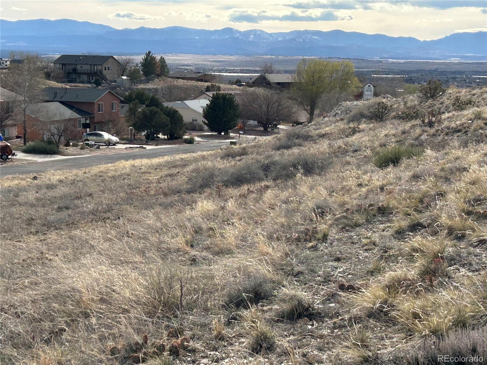 213 W Palomar Pz, Pueblo West, CO 81007