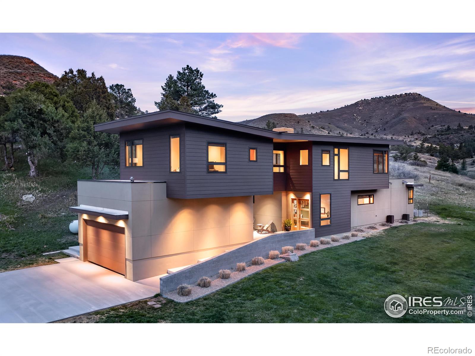 451 Red Gulch Rd, Lyons, CO 80540