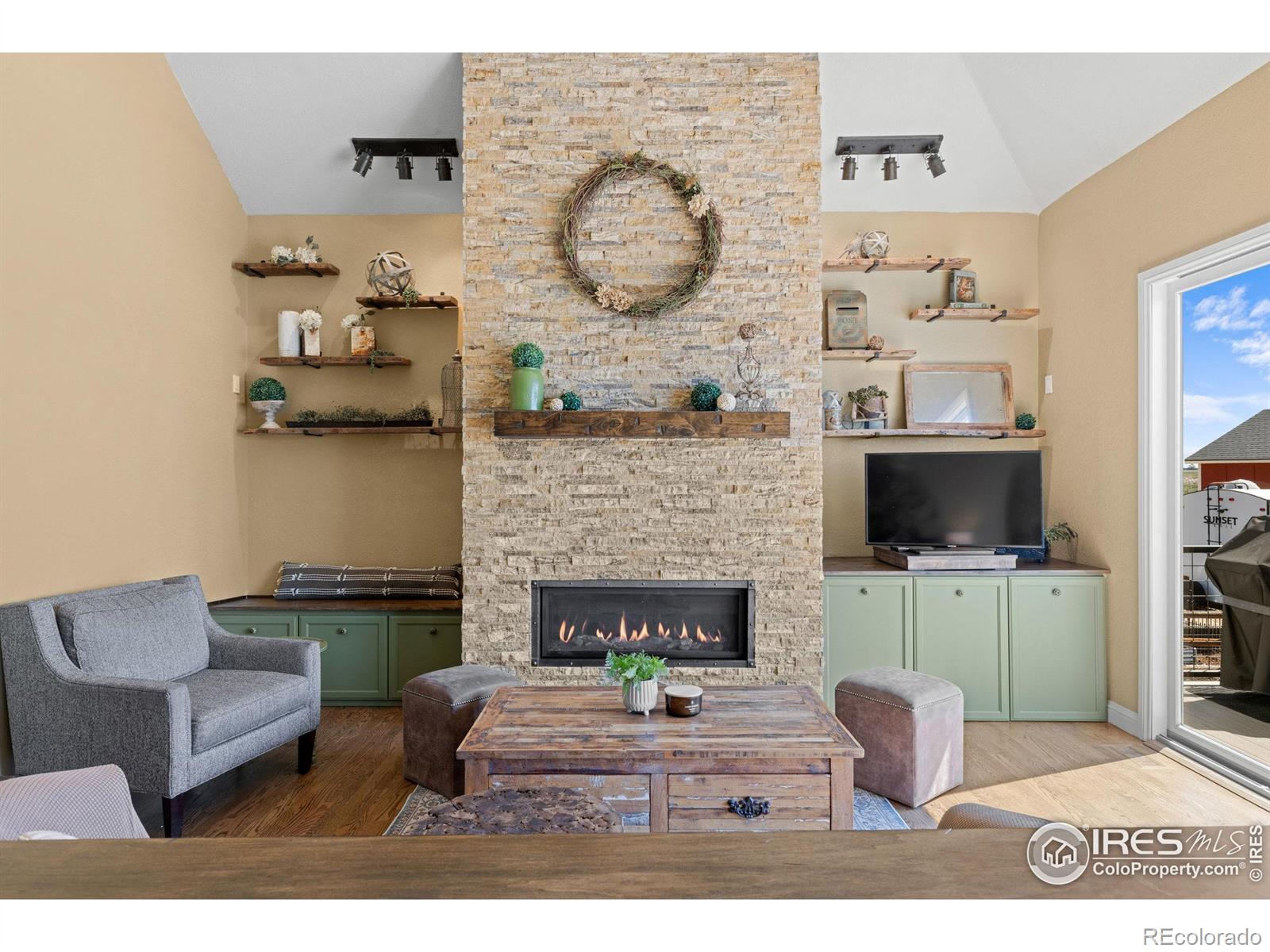 111 Hunters Cove Rd, Mead, CO 80542