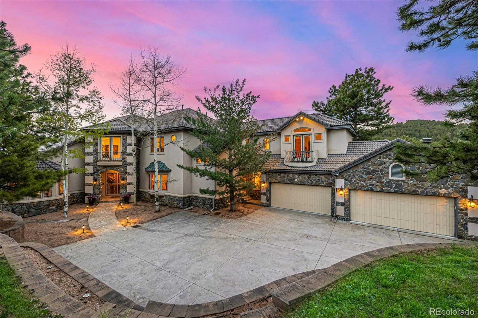 22554 Treetop Ln, Golden, CO 80401