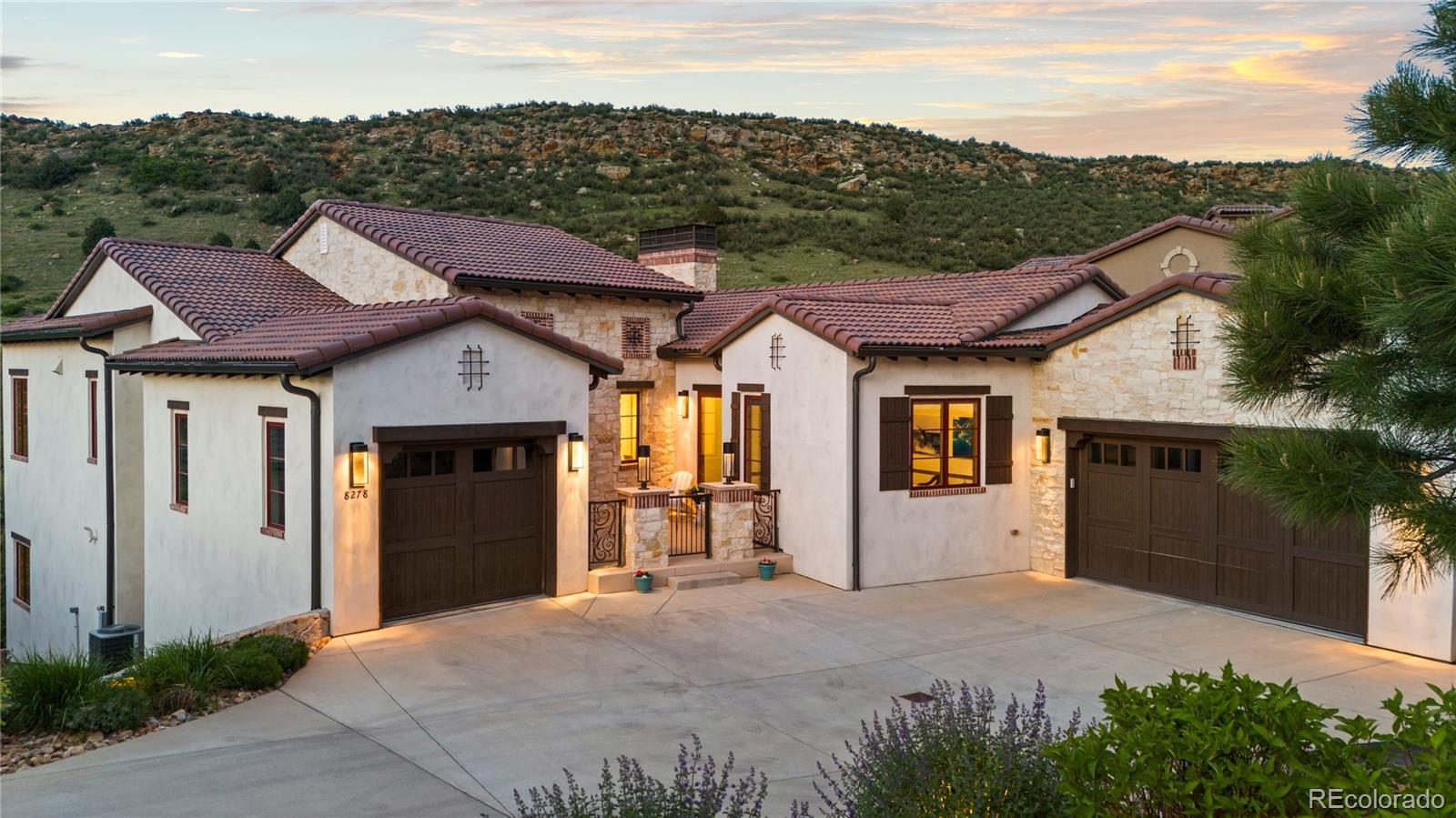 8278 Raphael Ln, Littleton, CO 80125