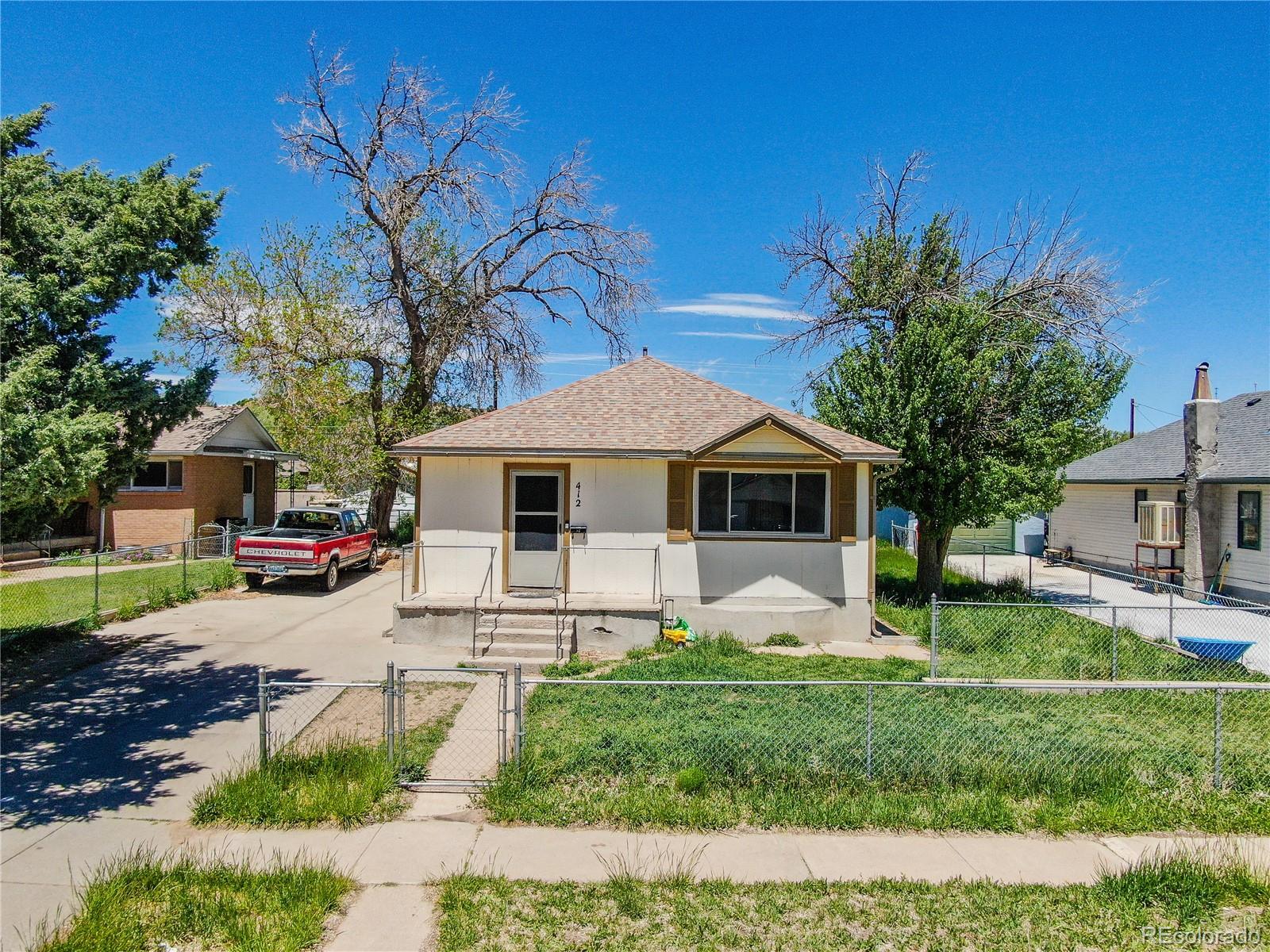 412 E 6th St, Walsenburg, CO 81089