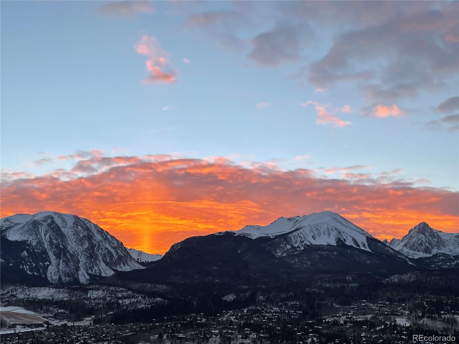 50 Spinning Leaf Trl, Silverthorne, CO 80498