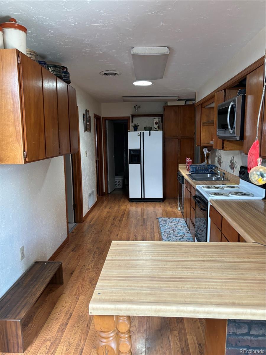 244 E High St, Flagler, CO 80815