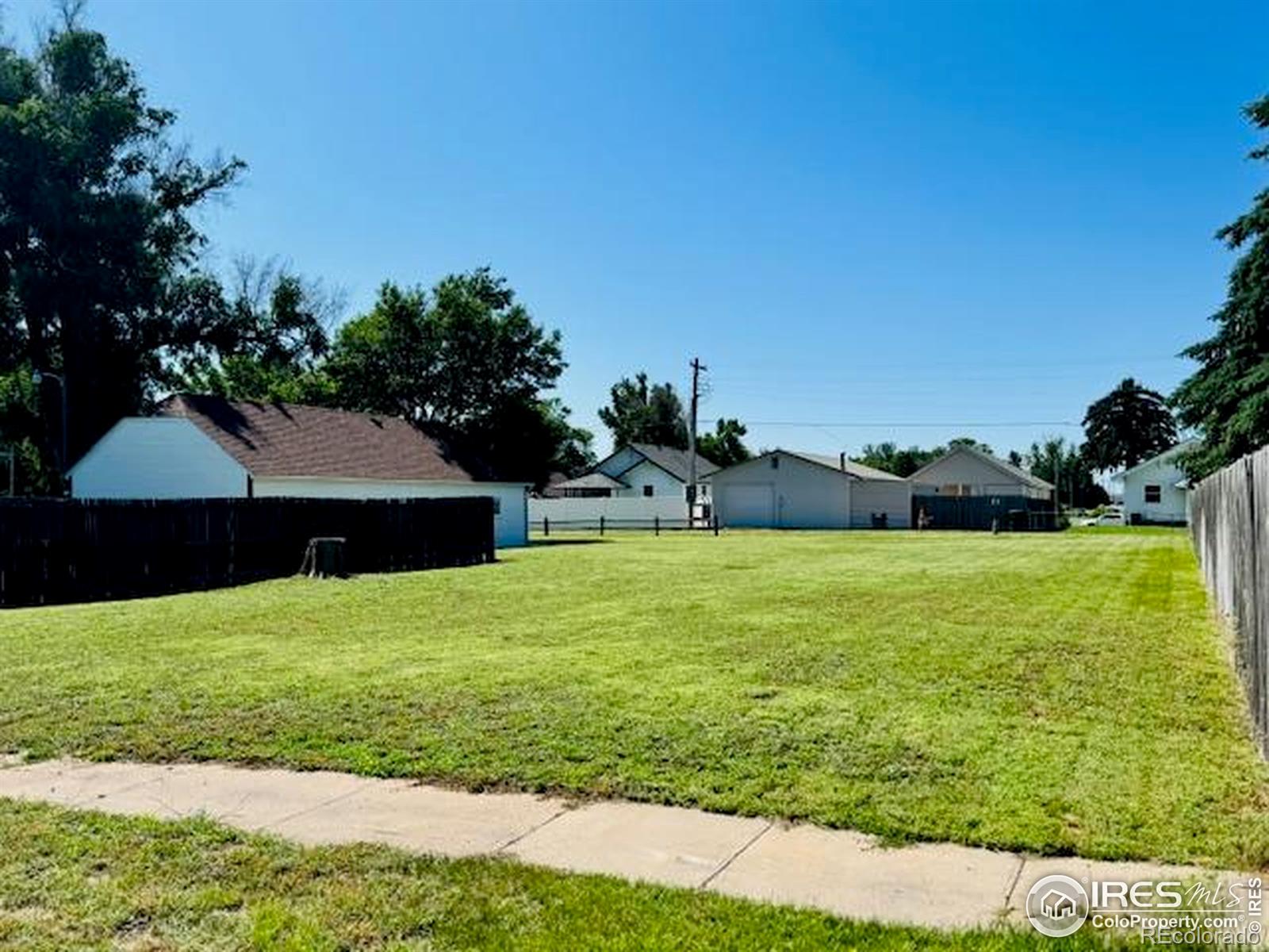 141 N Walker Ave, Haxtun, CO 80731