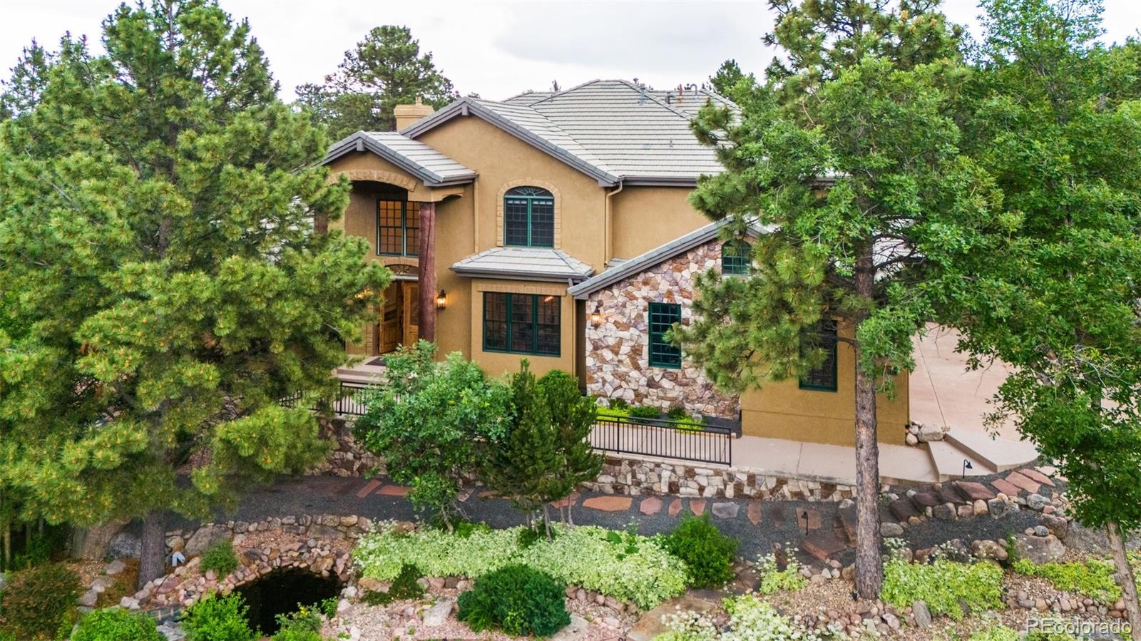 571 Silver Oak Grv, Colorado Springs, CO 80906