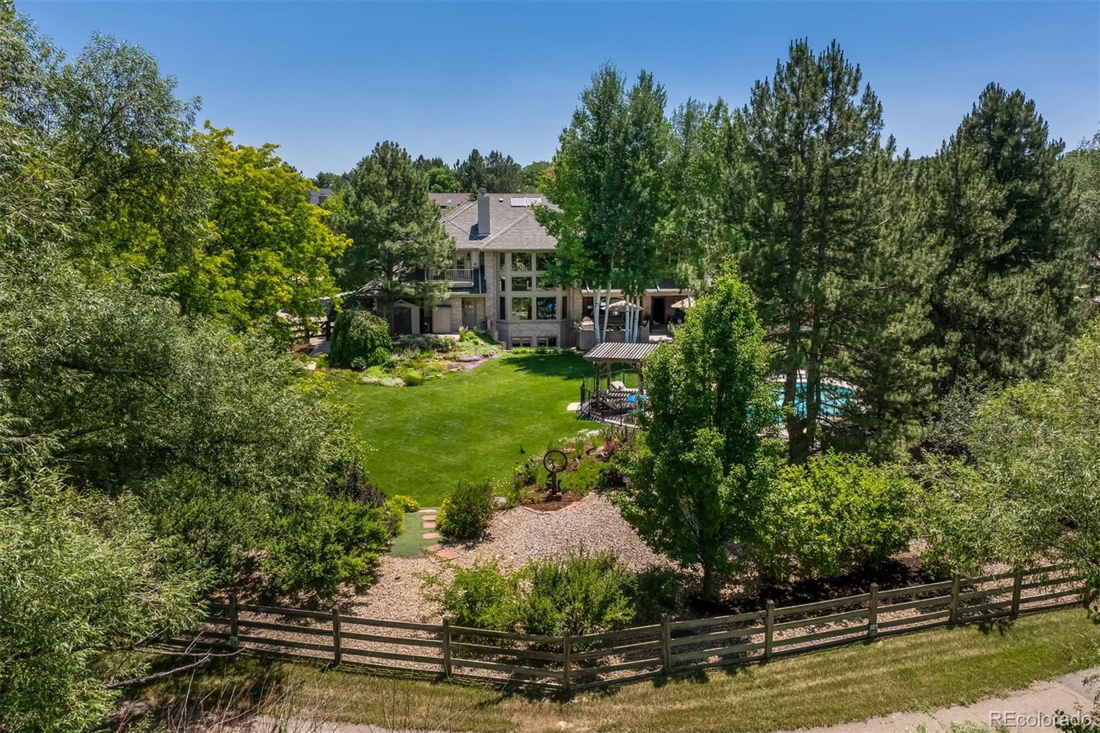 8439 Greenwood Dr, Niwot, CO 80503