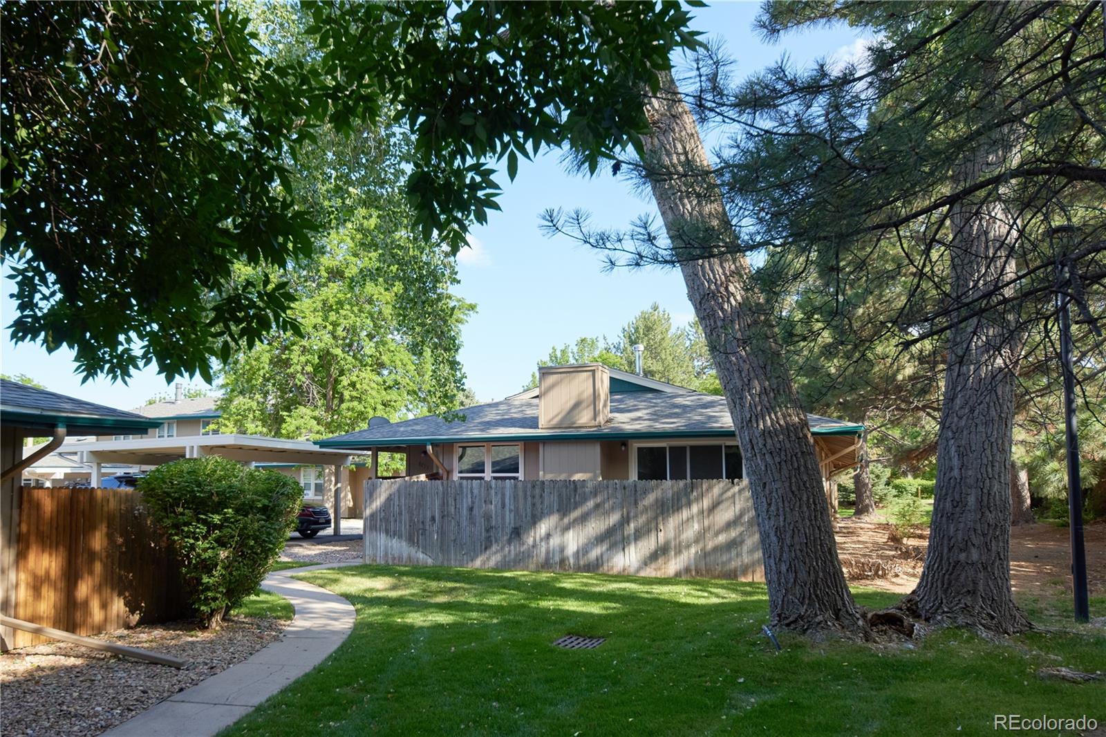8713 E Roundtree Ave, Greenwood Village, CO 80111