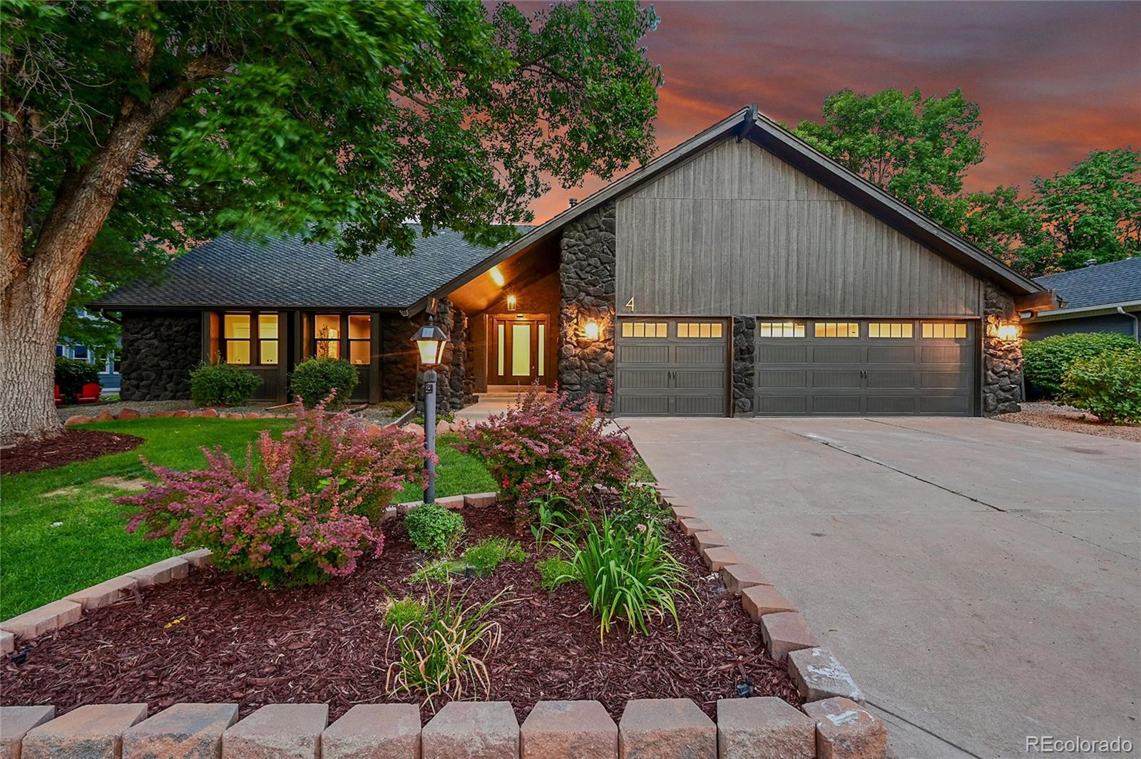 4 Village Ct, Littleton, CO 80123