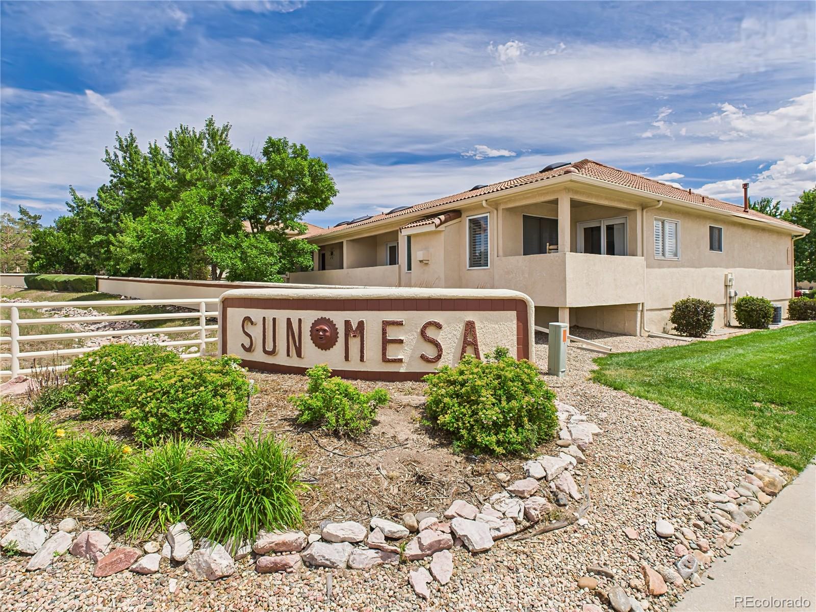 8 Luxury Ln, Colorado Springs, CO 80921