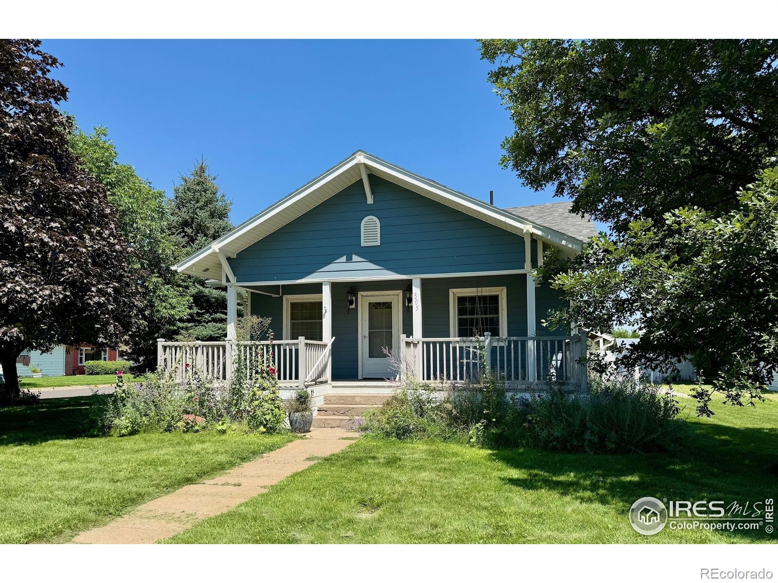 305 E Chase St, Haxtun, CO 80731