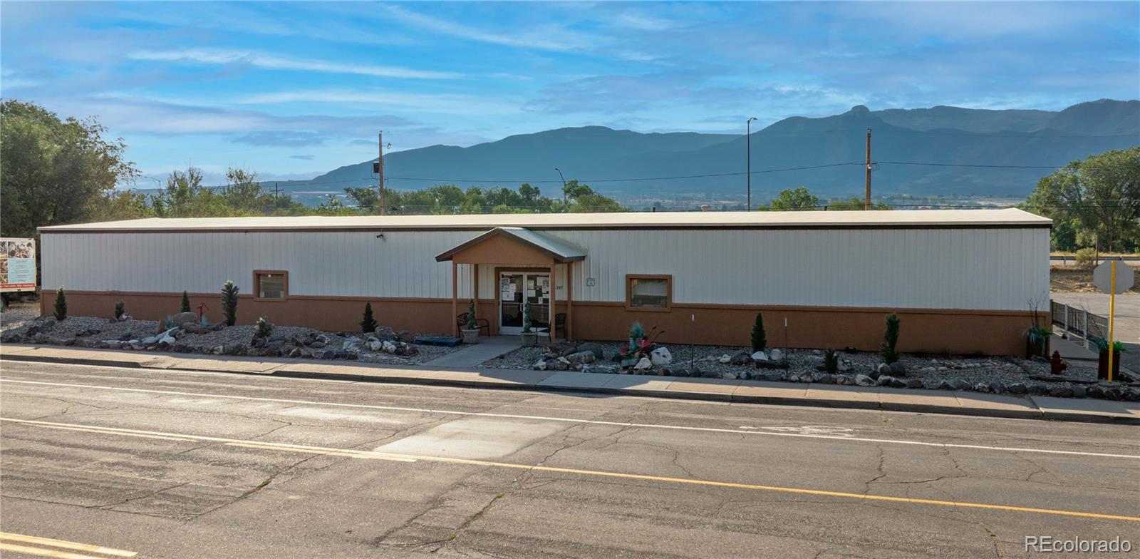 201 E 1st St, Parachute, CO 81635