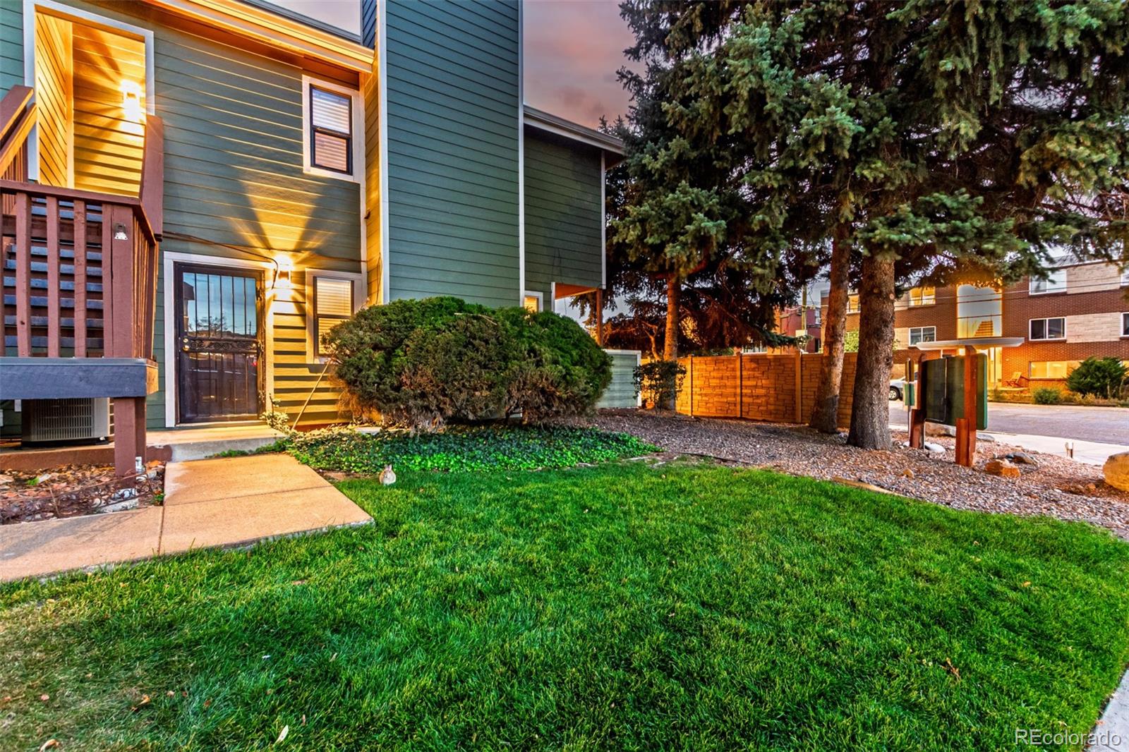 540 S Forest St #1-104, Denver, CO 80246