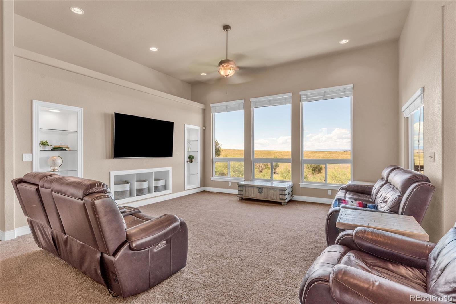 1601 Savannah Dr, Pueblo, CO 81005