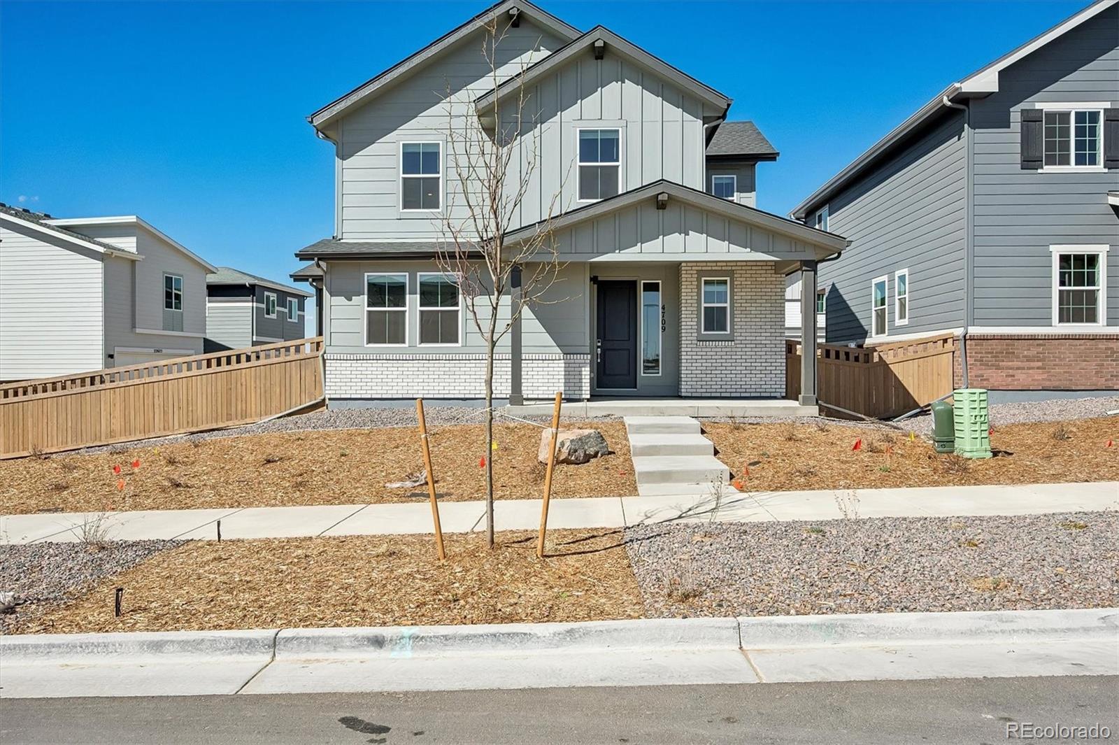 4709 N Valdai Ct, Aurora, CO 80019
