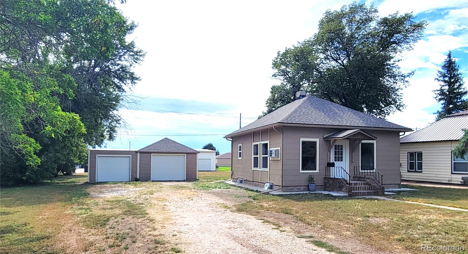 317 W 3rd St, Julesburg, CO 80737