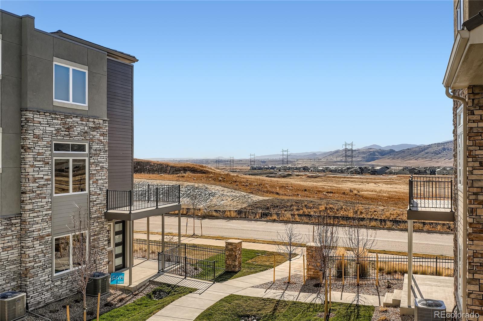 15527 W Washburn Dr, Lakewood, CO 80228
