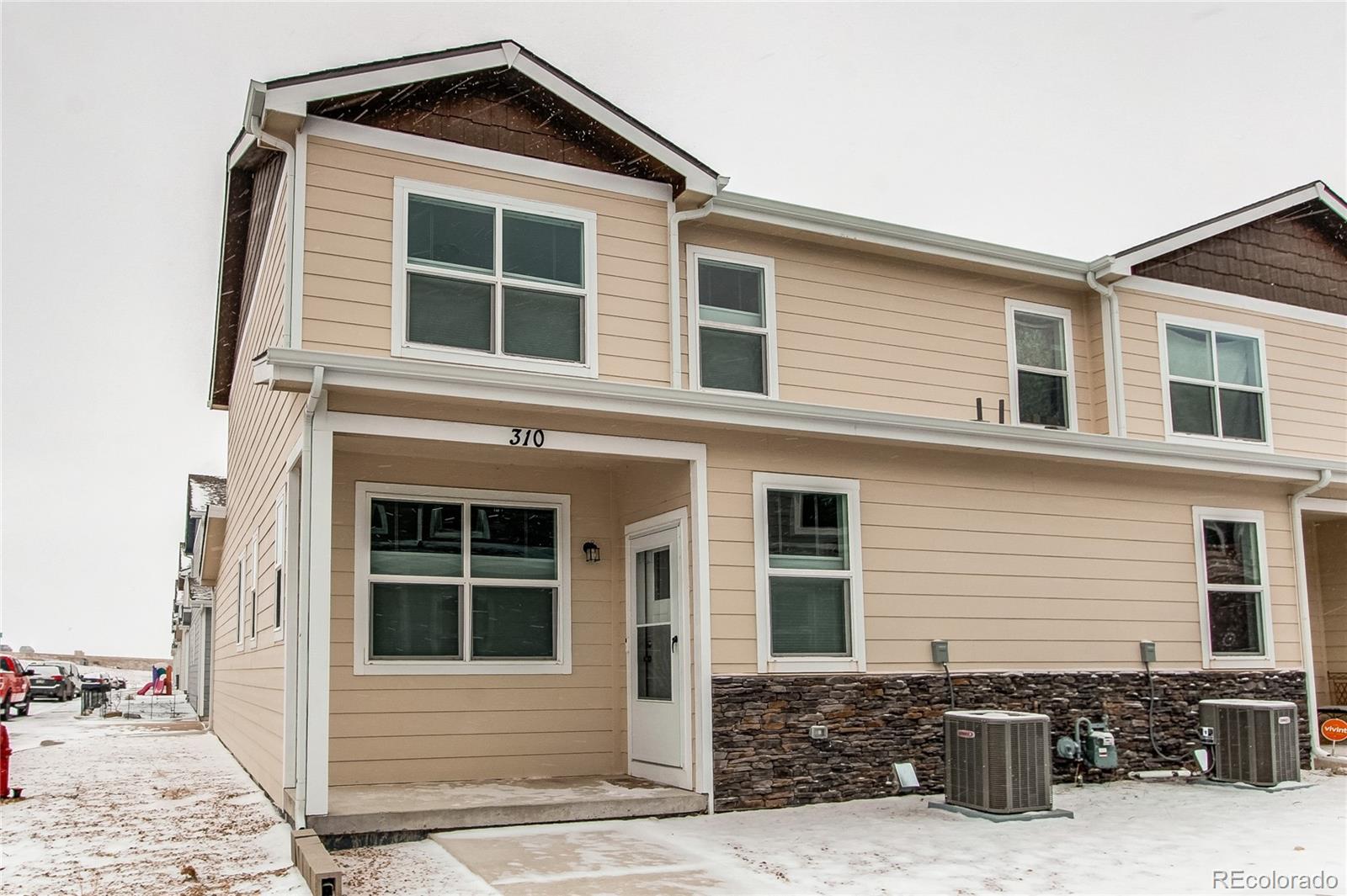 310 S 4 Ct, Deer Trail, CO 80105