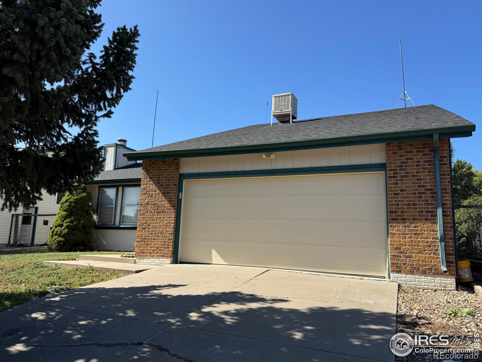 425 6th St, Mead, CO 80542