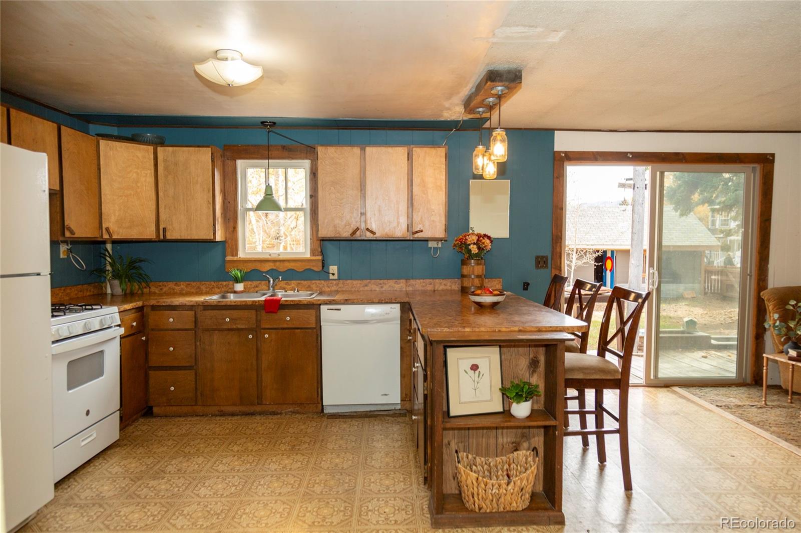 102 E 4th Ave, Creede, CO 81130