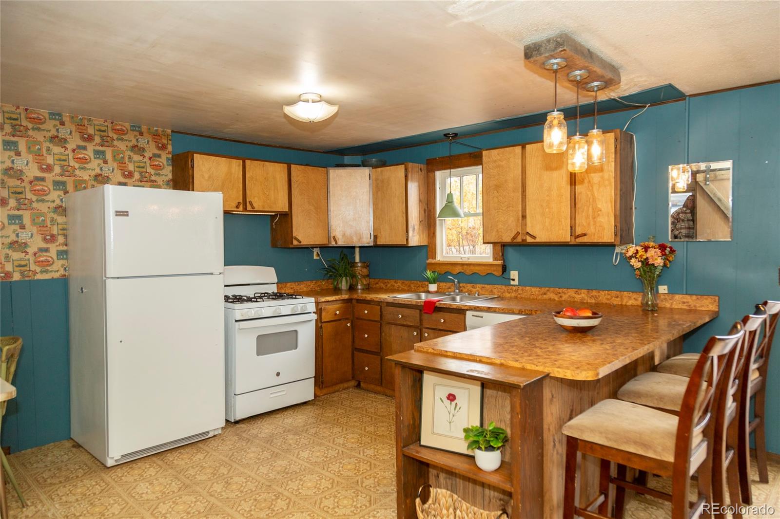 102 E 4th Ave, Creede, CO 81130