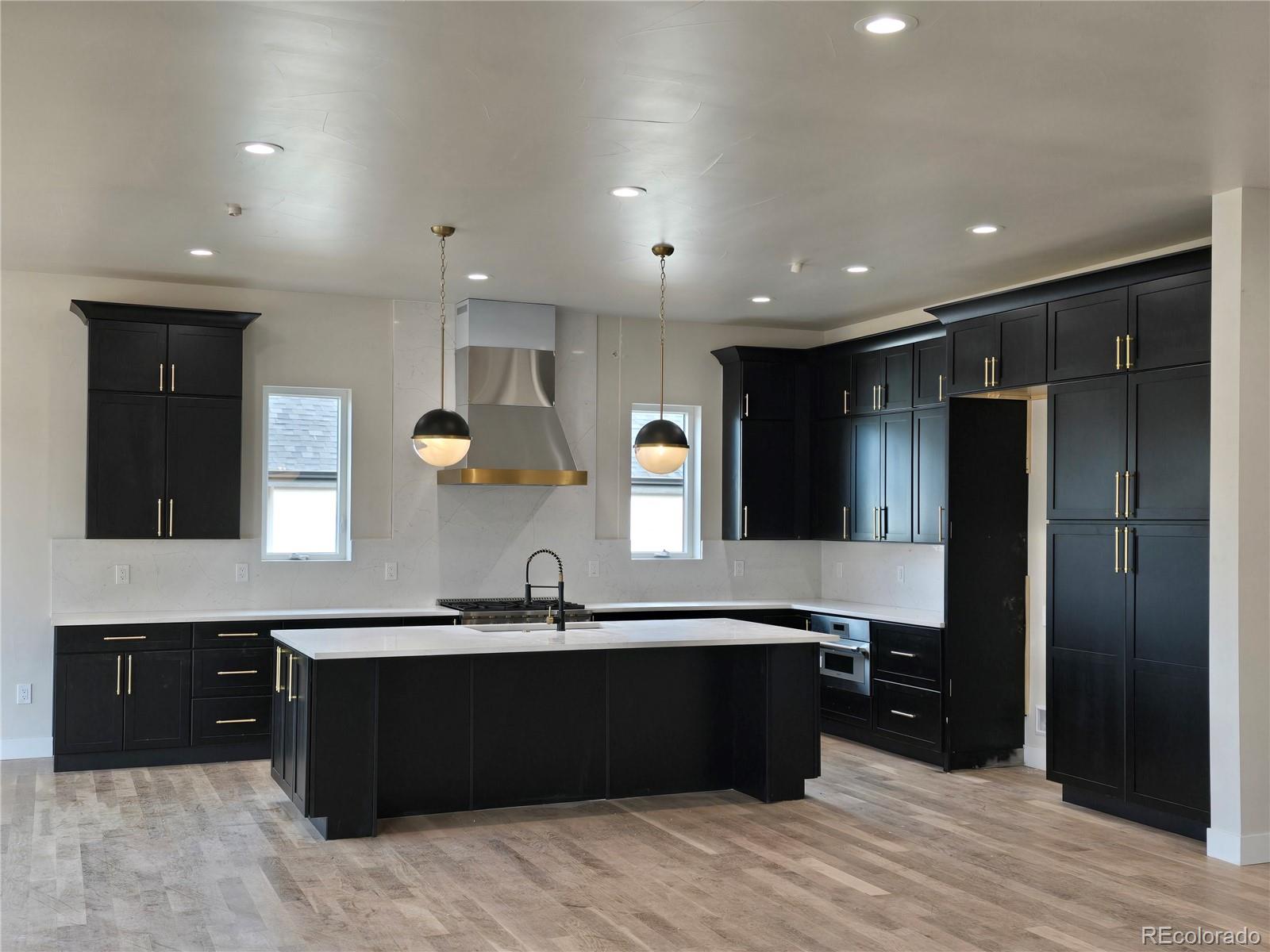 3383 S Newcombe St, Lakewood, CO 80227