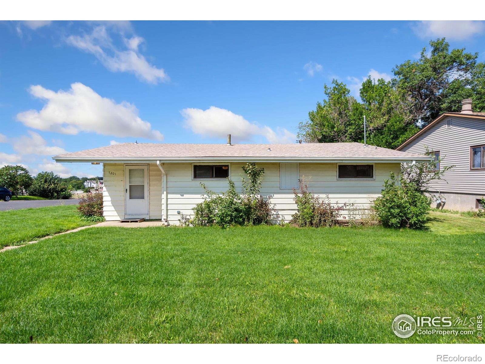 1201 N Park Ave, Johnstown, CO 80534