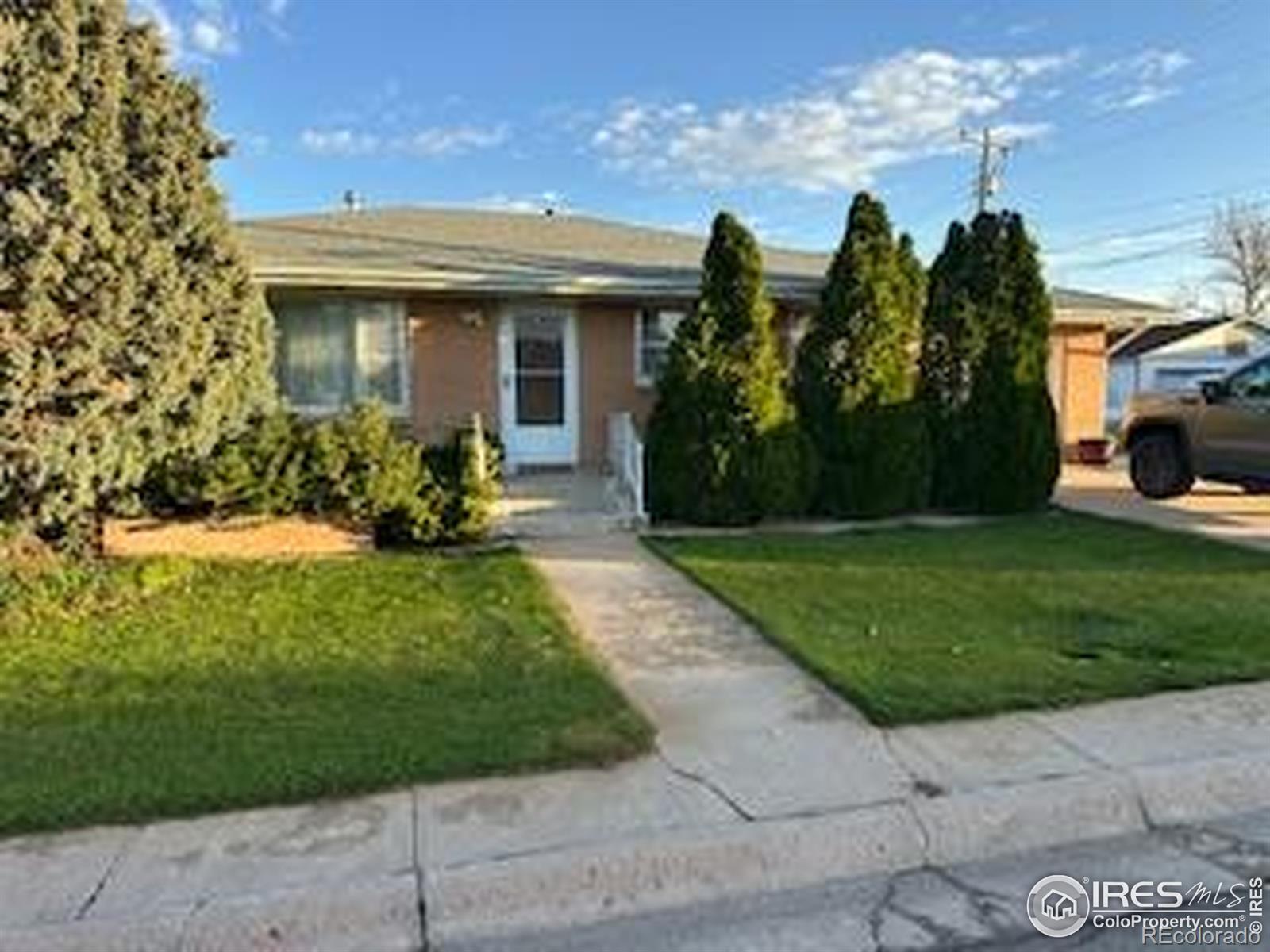 617 5th St, Stratton, CO 80836