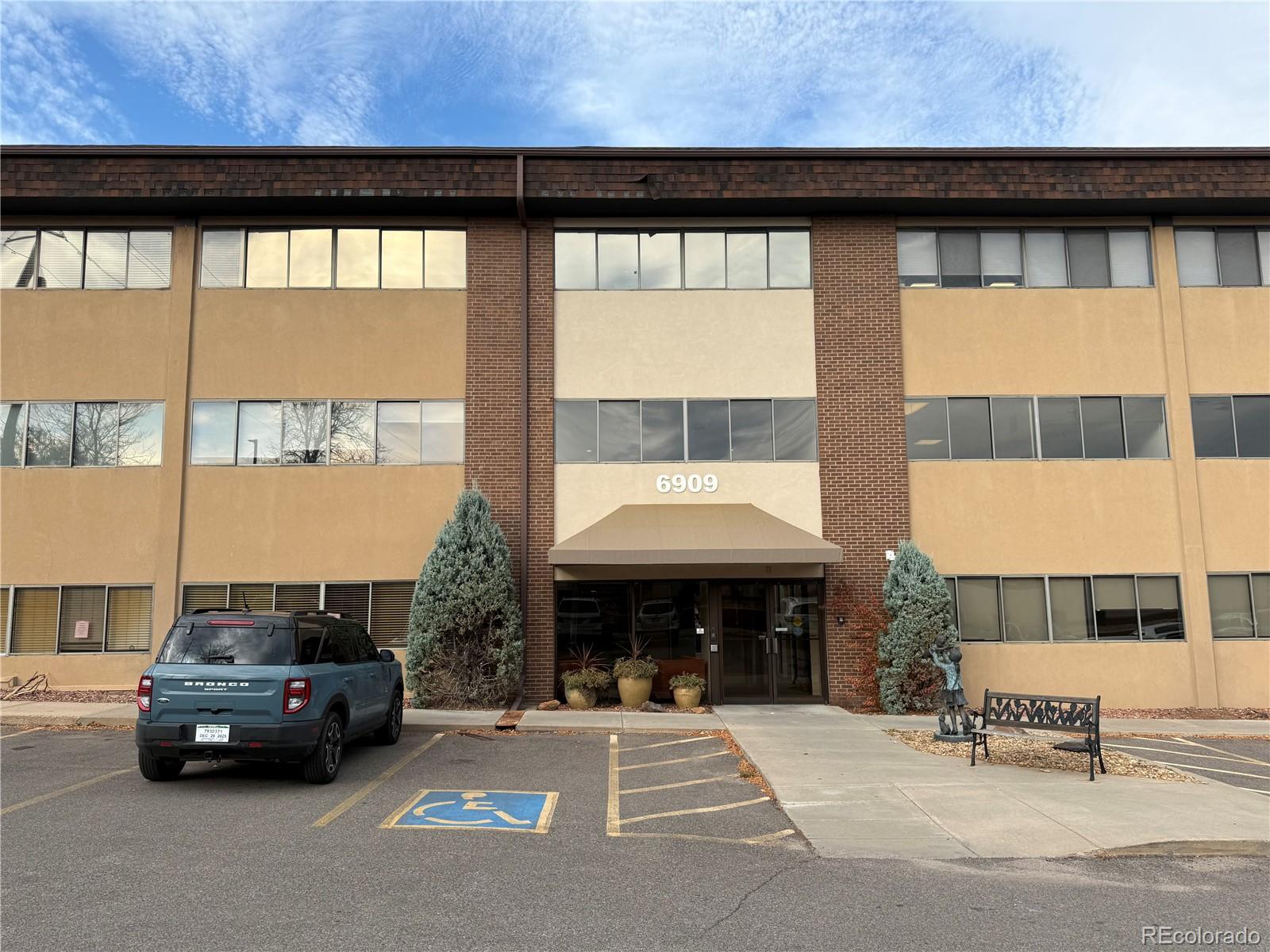 6909 S Holly Cir #250, Centennial, CO 80112