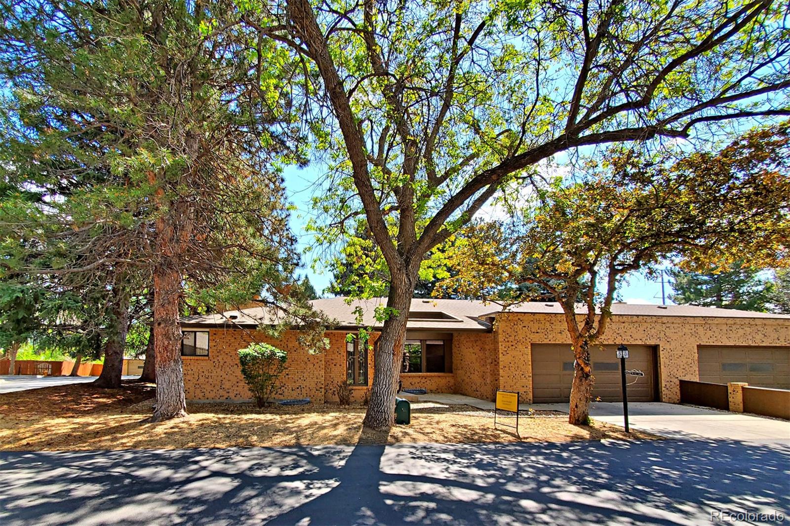 8542 W 10th Ave, Lakewood, CO 80215