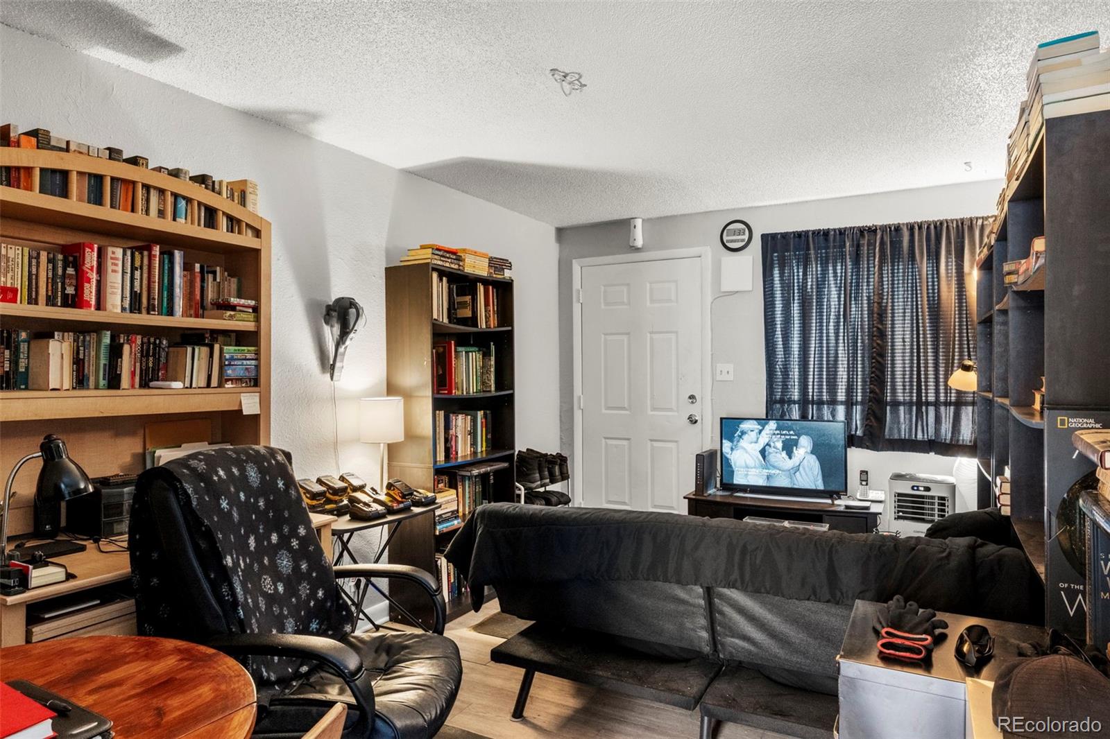 1129 Akron St, Aurora, CO 80010