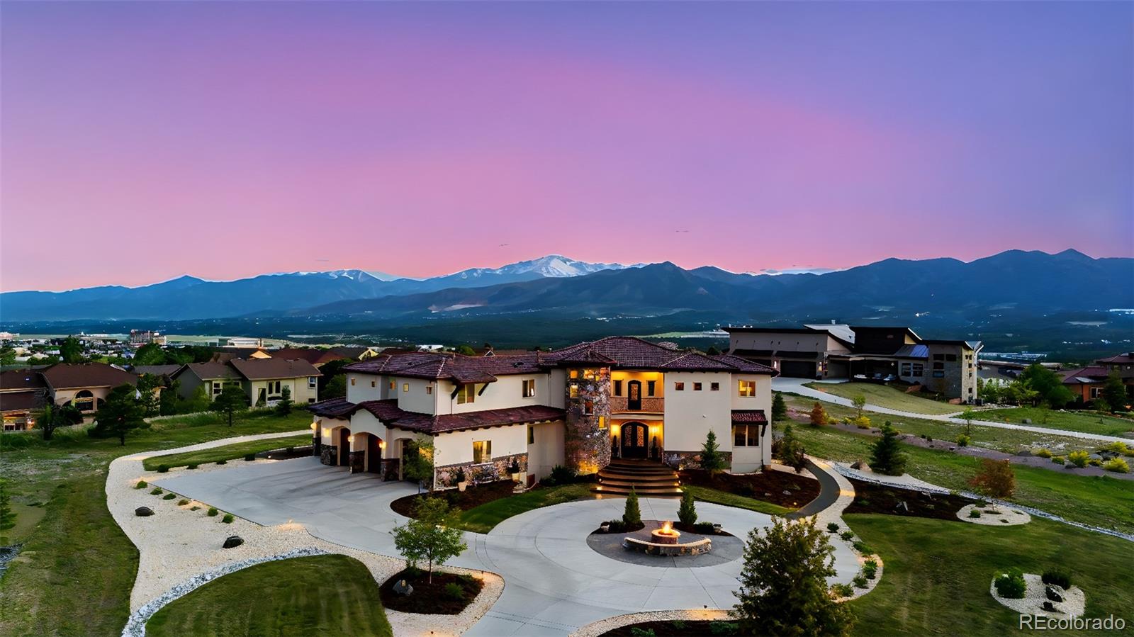 1425 Vine Cliff Hts, Colorado Springs, CO 80921