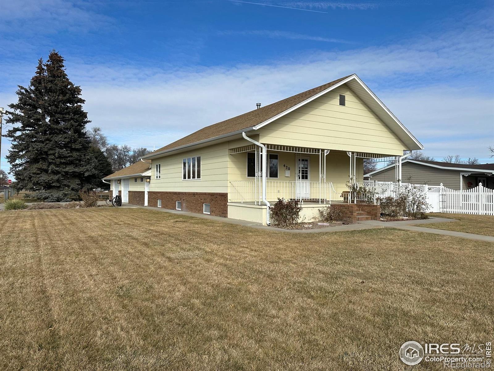 420 W 6th St, Julesburg, CO 80737