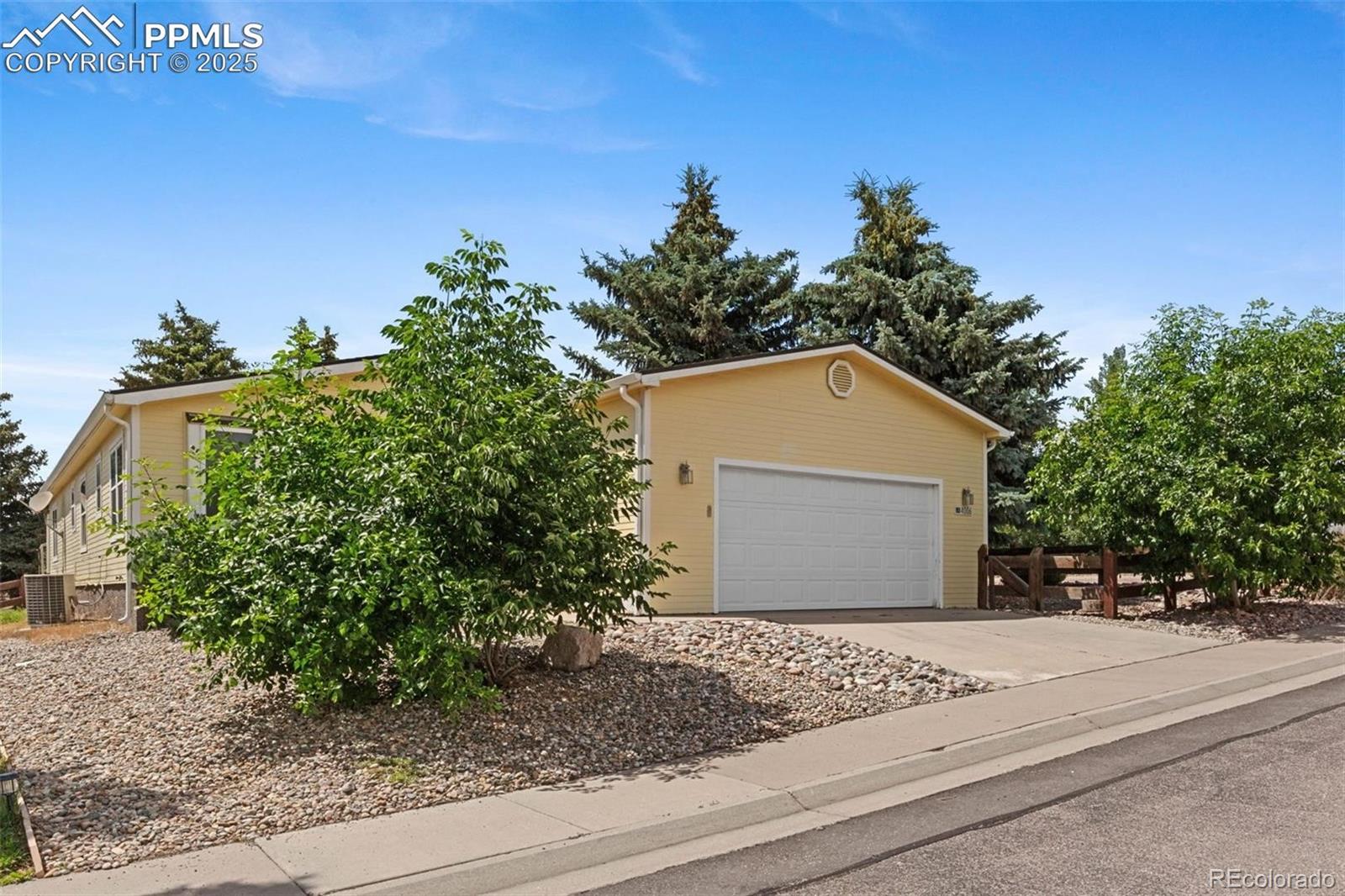 4006 Gray Fox Hts, Colorado Springs, CO 80922