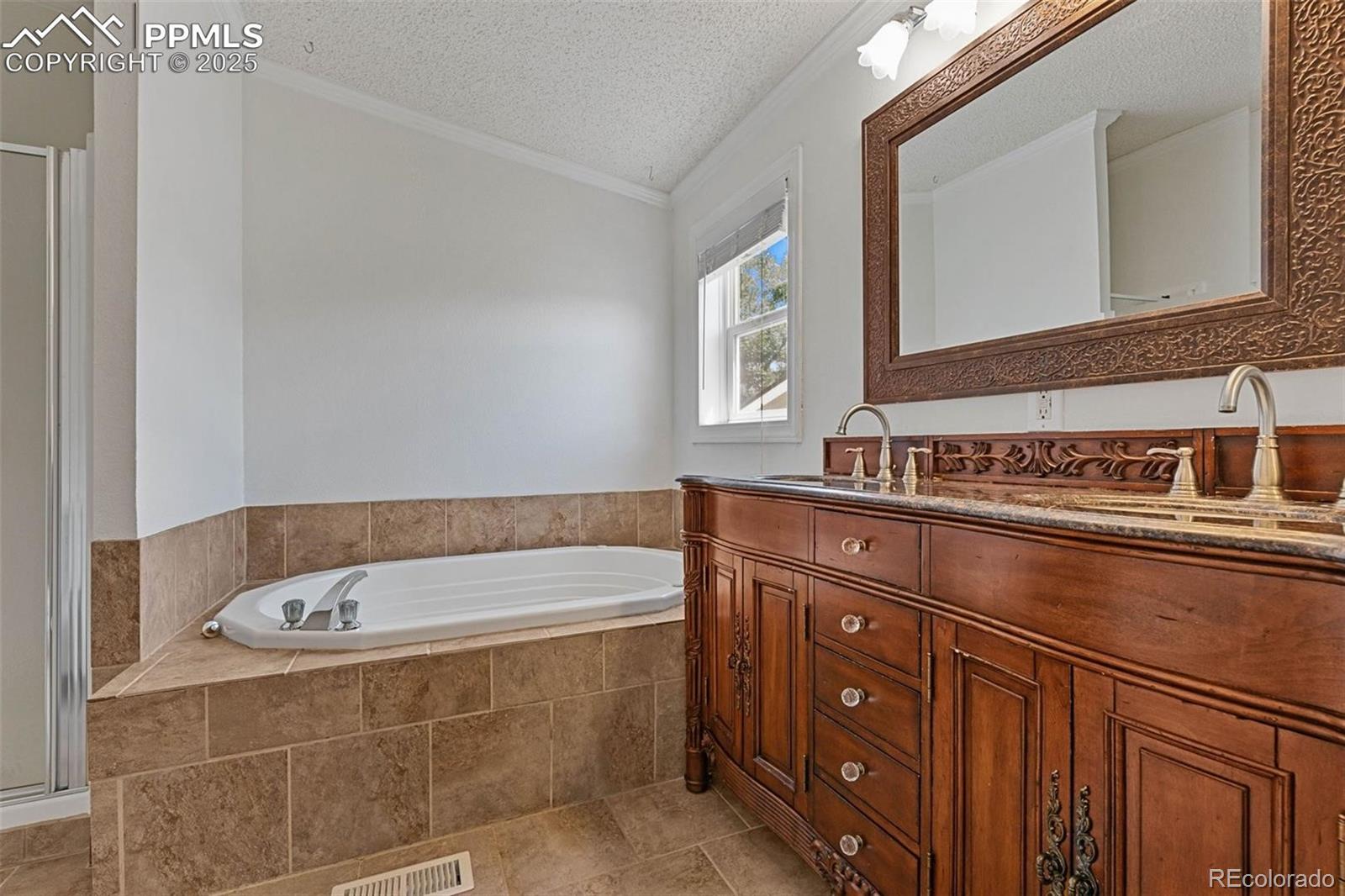4006 Gray Fox Hts, Colorado Springs, CO 80922