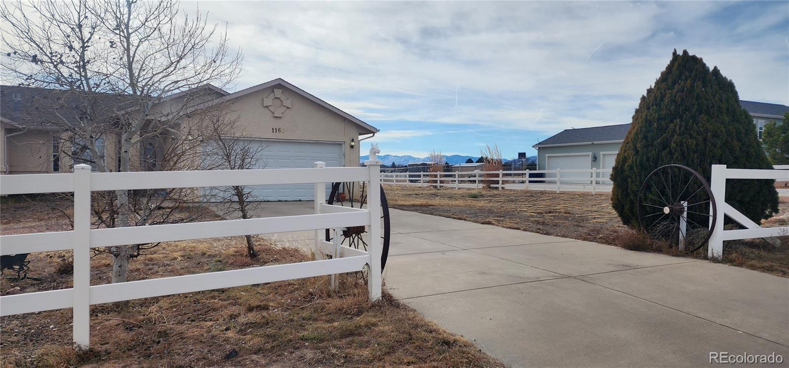 1160 W Mcculloch Dr, Pueblo West, CO 81007