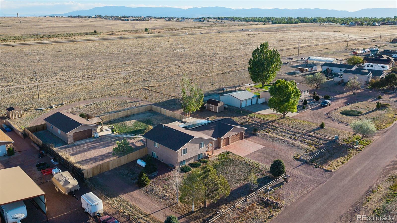 758 E Woodleaf Dr, Pueblo, CO 81007