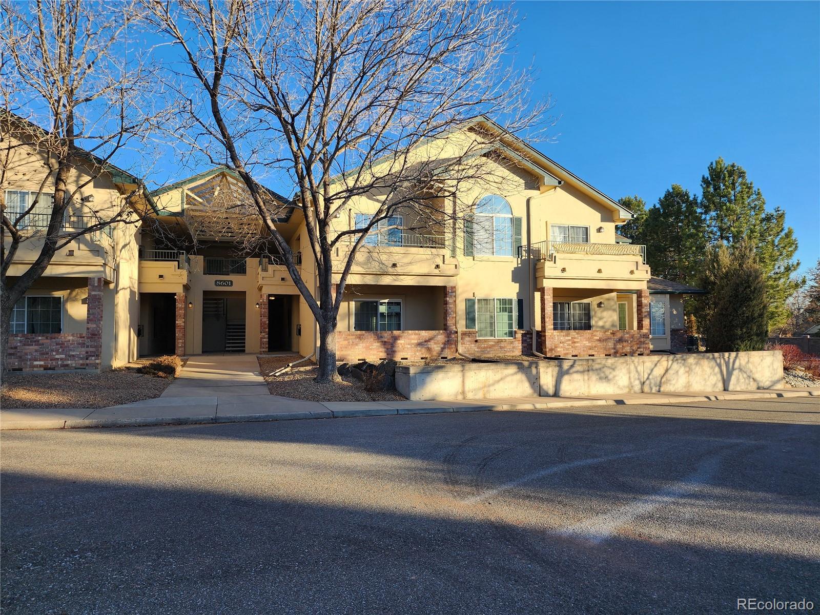 8601 E Dry Creek Rd E #112, Centennial, CO 80112
