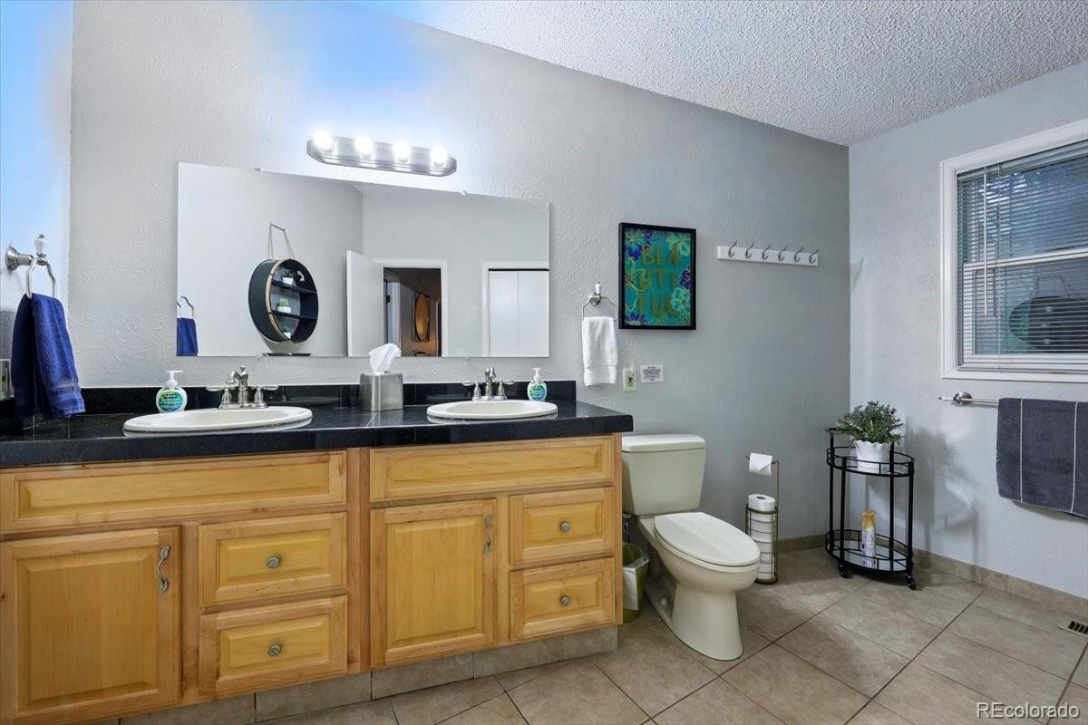 4840-4860 Pikes Peak Hw, Cascade, CO 80809