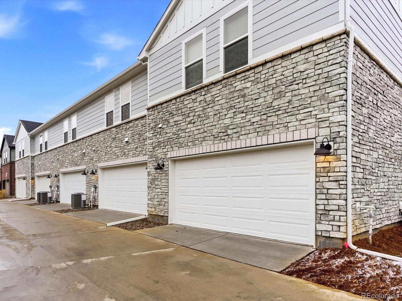 22155 E 7th Pl, Aurora, CO 80018