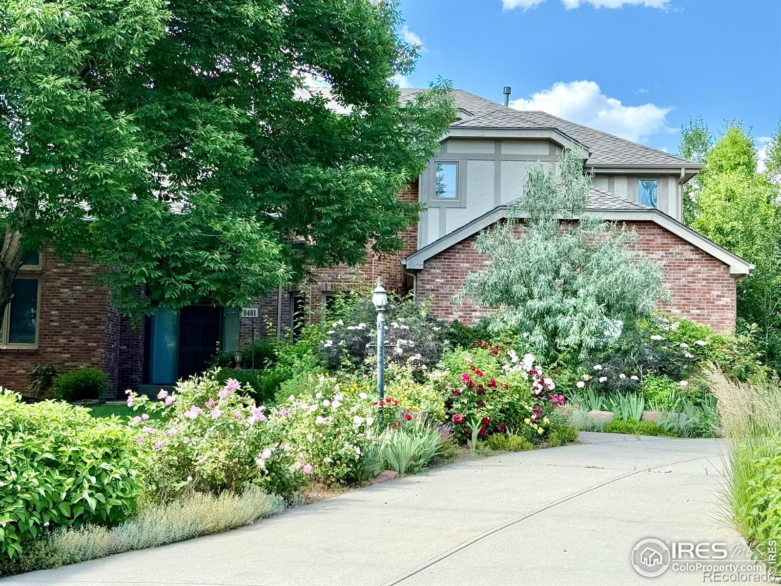 8461 Pawnee Ln, Niwot, CO 80503