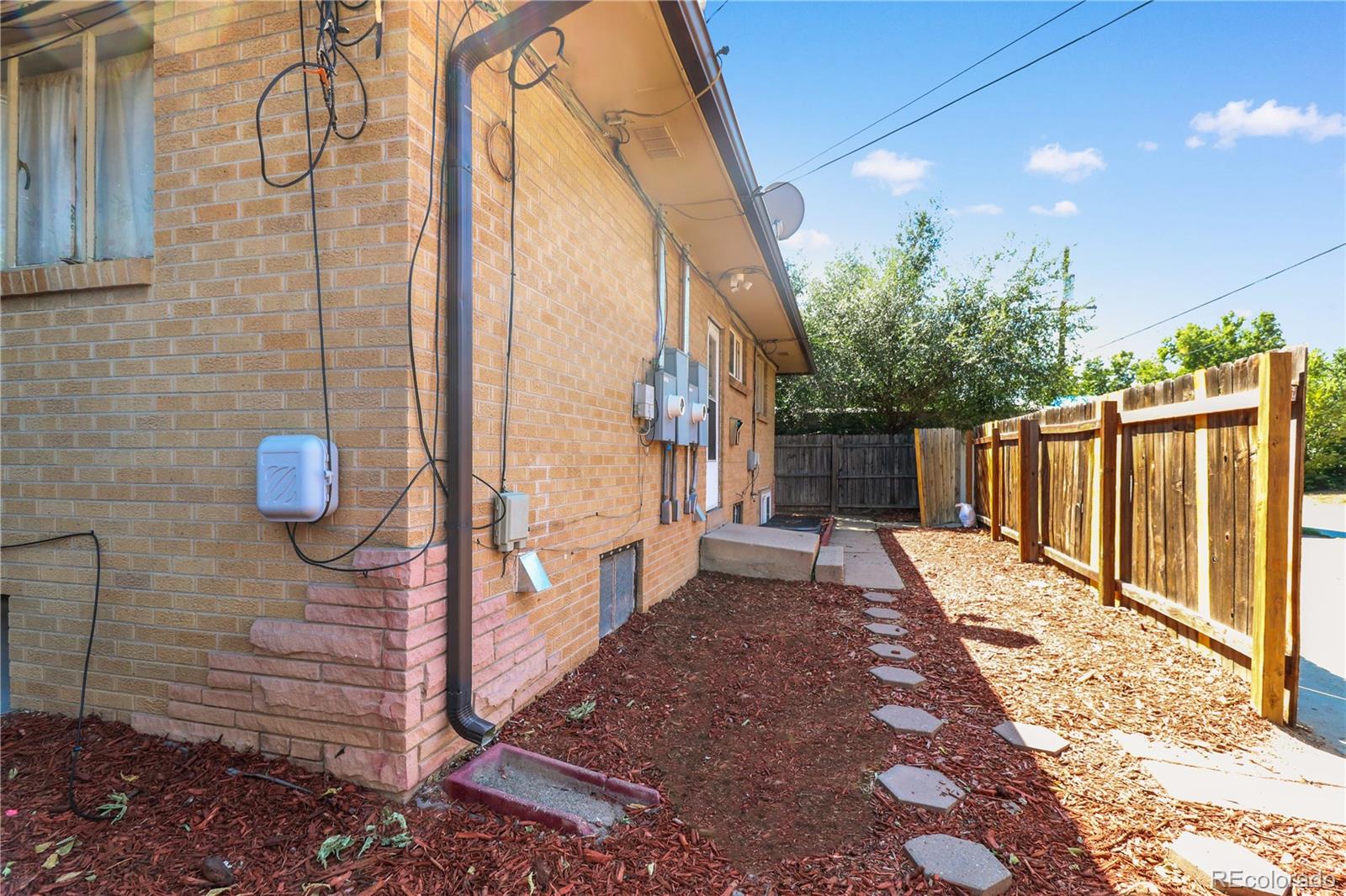 1161-1165 Dayton St, Aurora, CO 80010