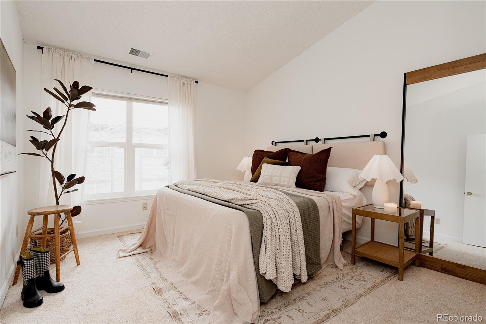 8045 W Eastman Pl #206, Lakewood, CO 80227