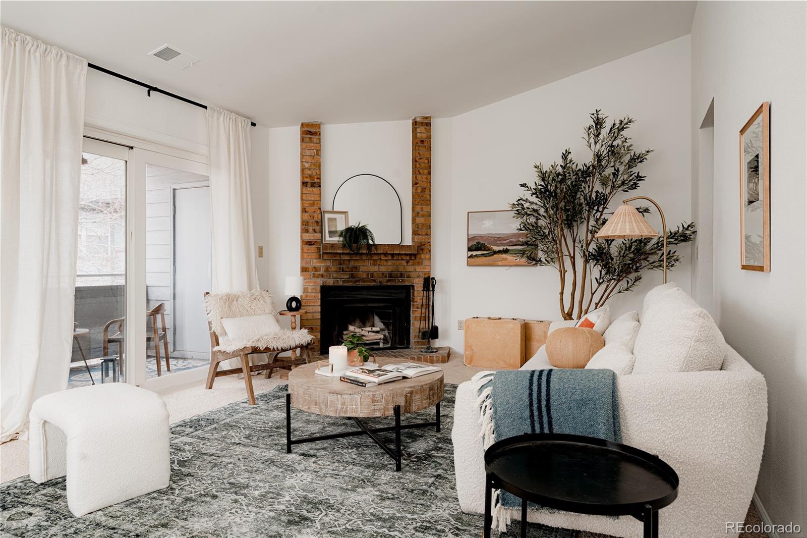 8045 W Eastman Pl #206, Lakewood, CO 80227