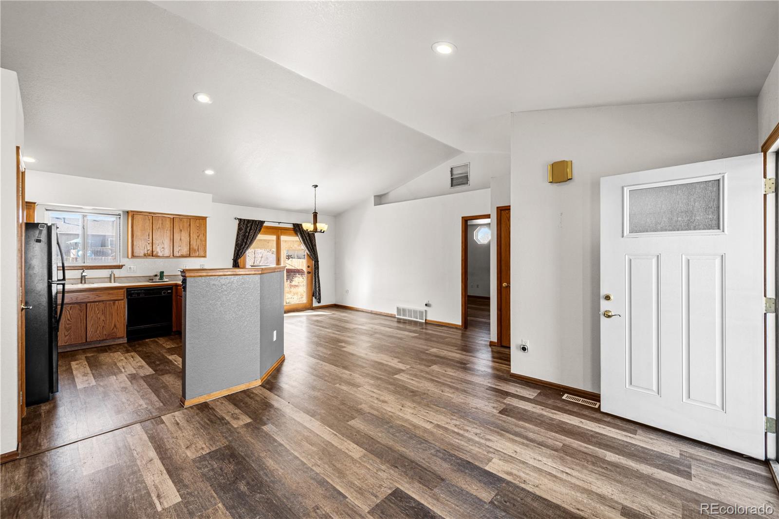 441 S Oak Creek Dr, Pueblo West, CO 81007