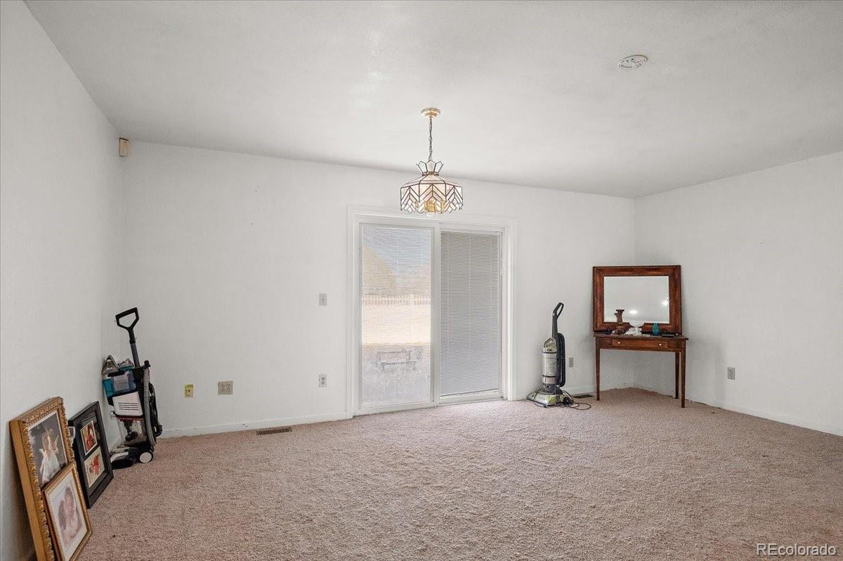 2 Meadow Ln, Swink, CO 81077